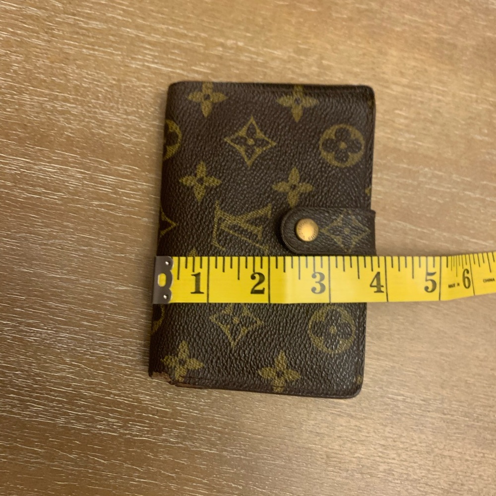Authentic Louis Vuitton case lock wallet for women - Picture 8 of 13